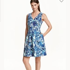 H&M Sleevless Printed Front Pleat Dress size 12